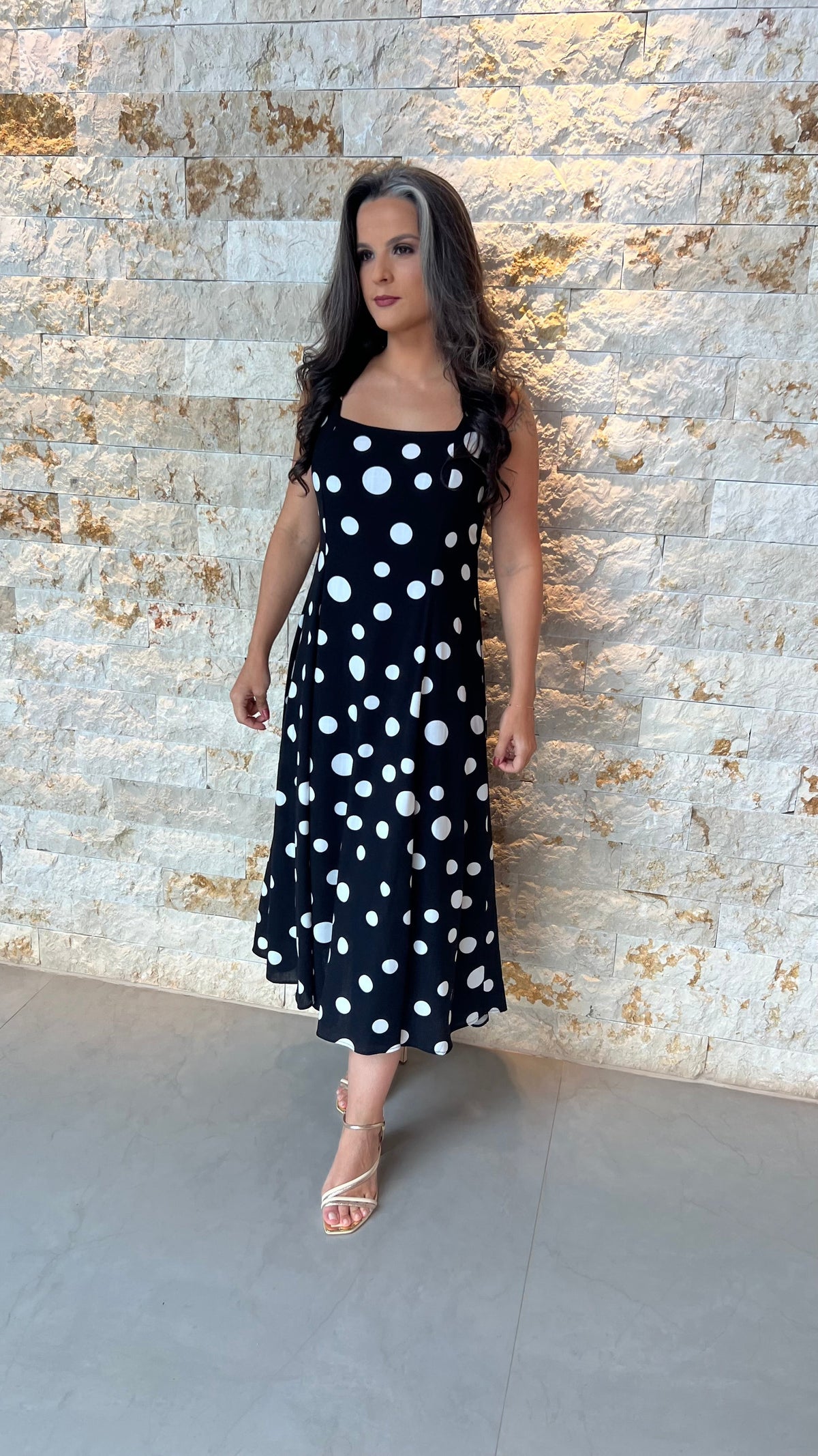 Vestido Midi Poa Decote ARA- Preto 5859