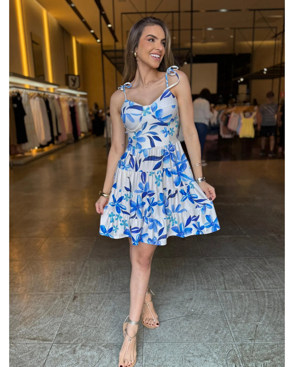 Vestido Curto Estampado Antonela Fundo branco/ azul