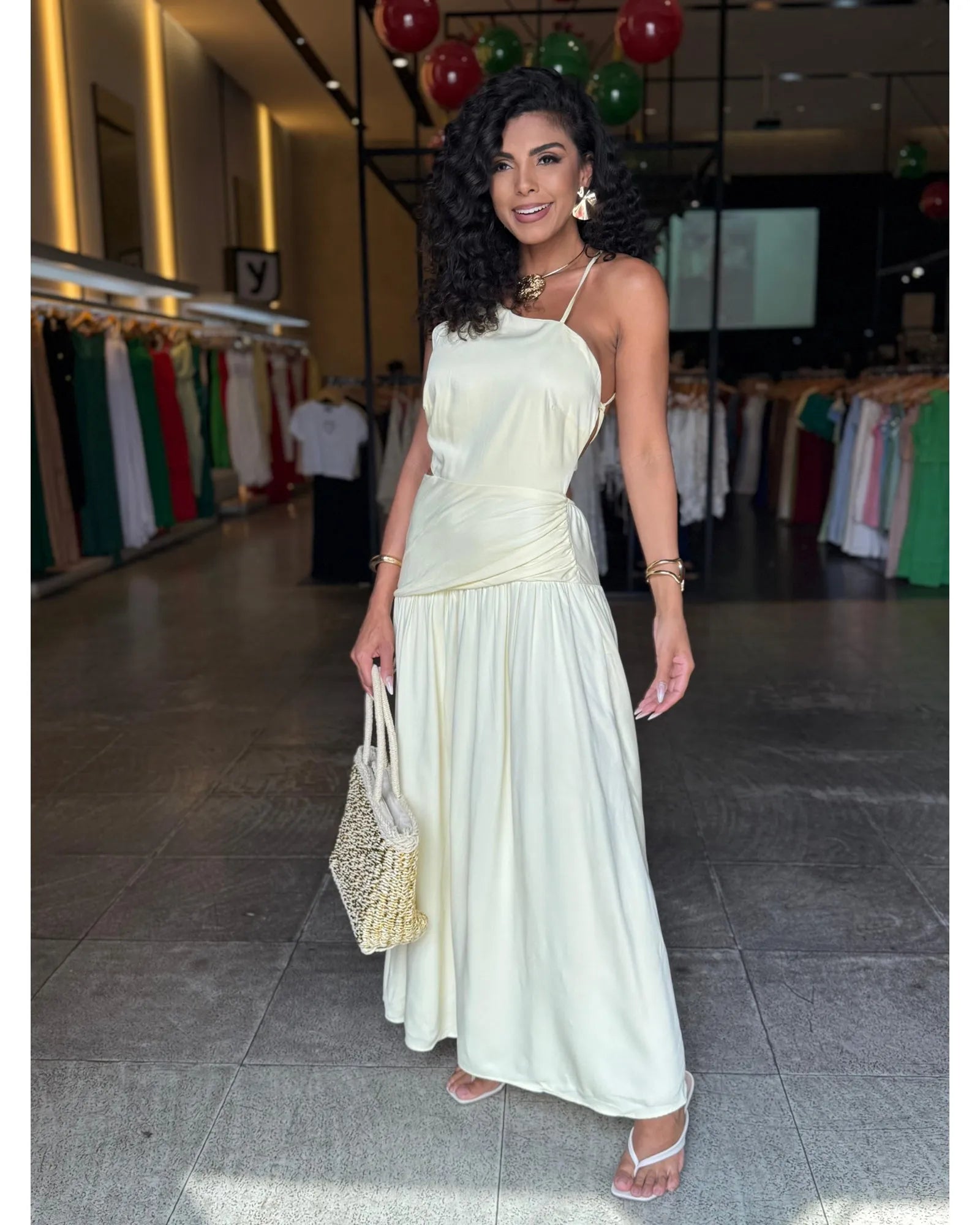 Vestido Longo Luxo Detalhes