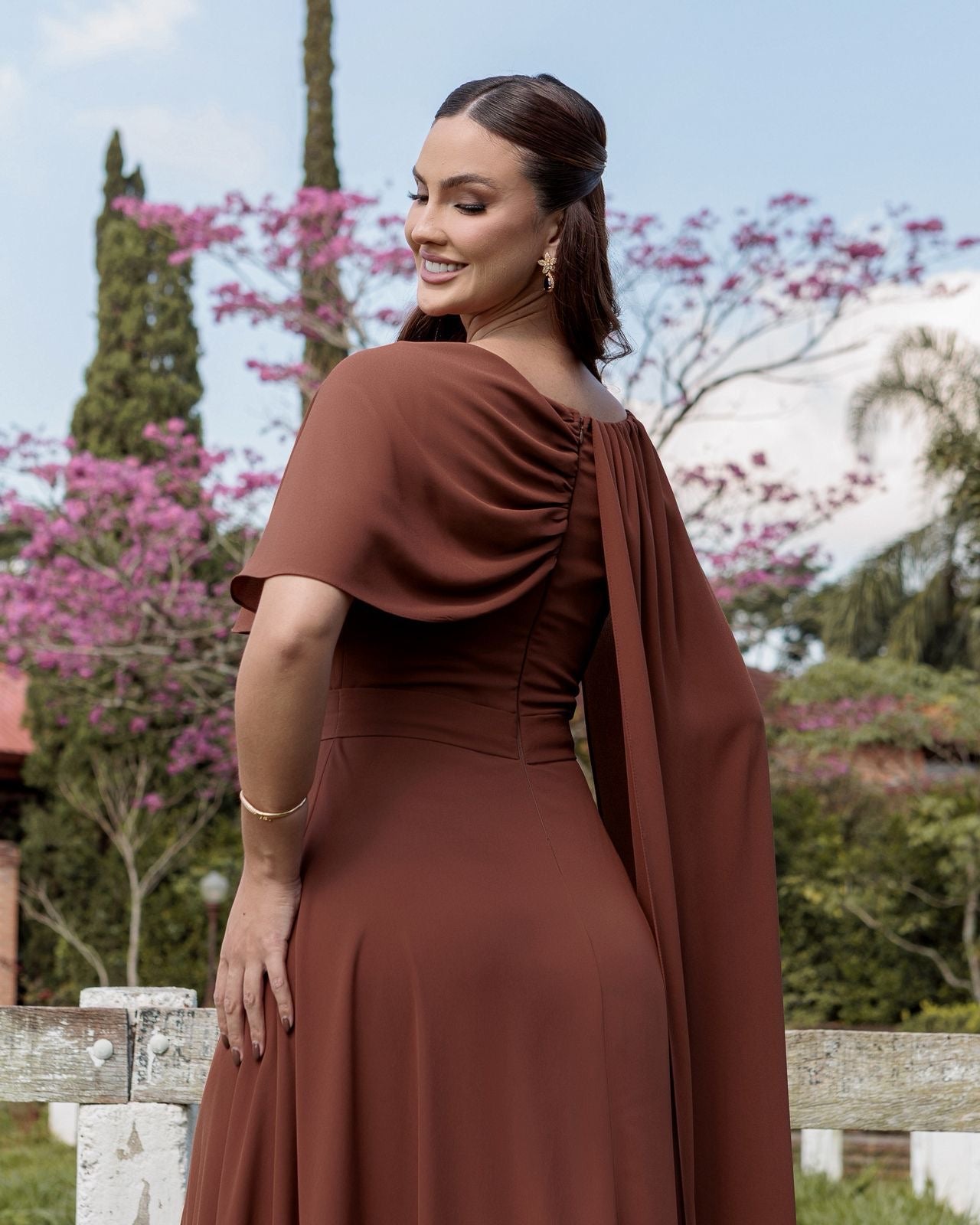 Vestido Longo Capa Flor PHI- 6032